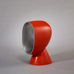 郭旭達，小紅帽，2016，烤漆/ 鋁，40.5 × 21 × 26 cm